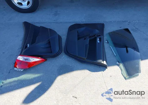 2018 Toyota Corolla Le из США, поврежденный, VIN 5YFBURHE5JP809602